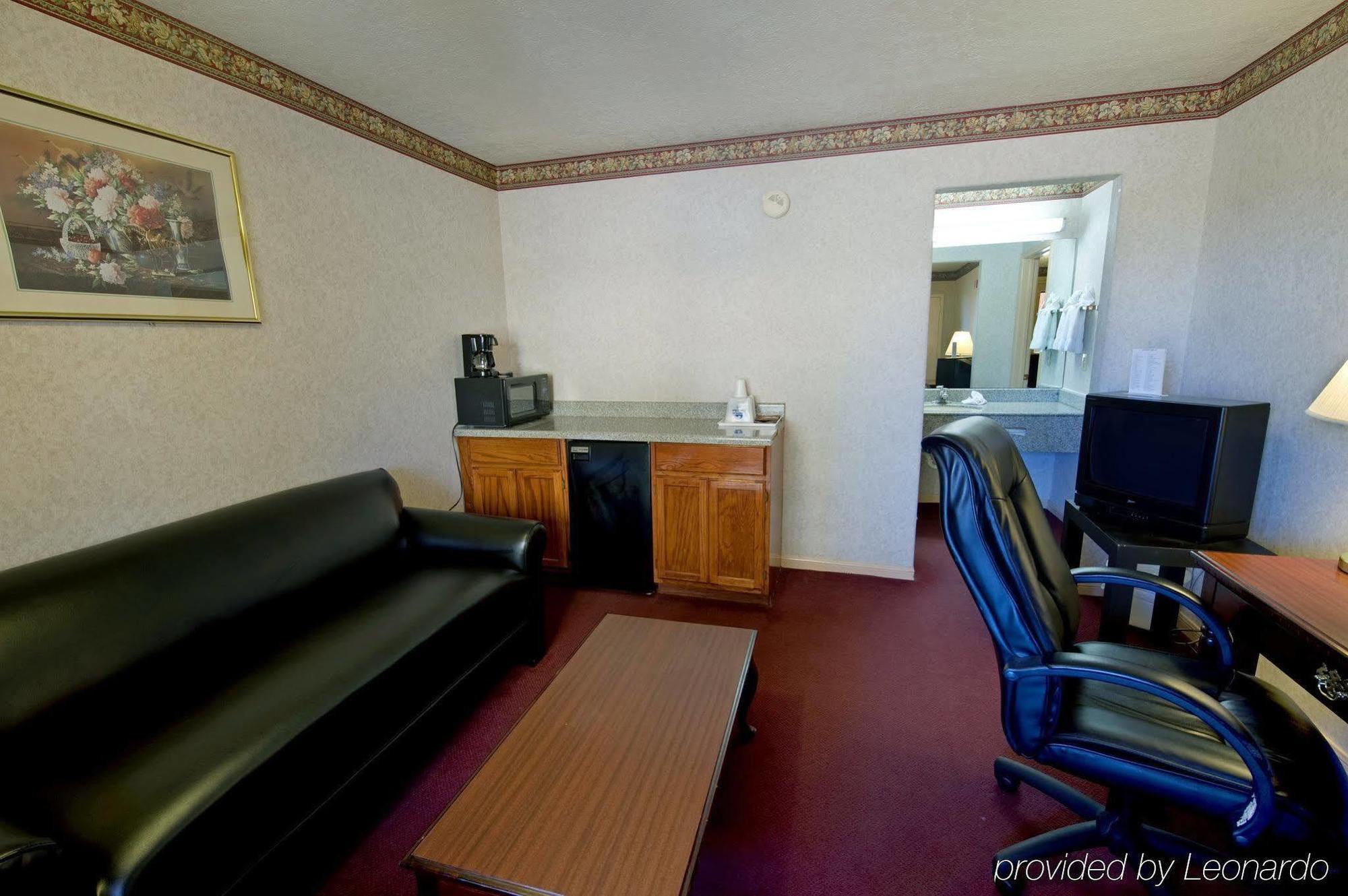 Americas Best Value And Houston/northwest Brookhollow Motel 2*